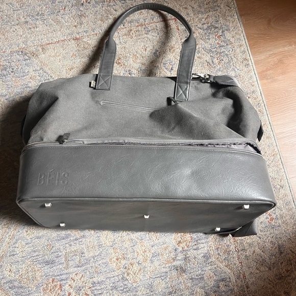 Beis Weekender Bag - Picture 3 of 4